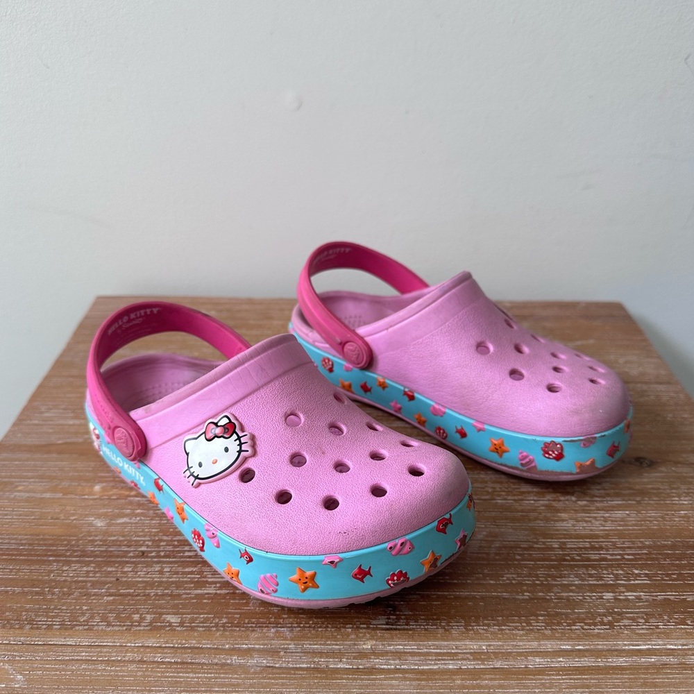 Crocs | Toddler 10/11 | Hello Kitty' Pink Clog Sandals